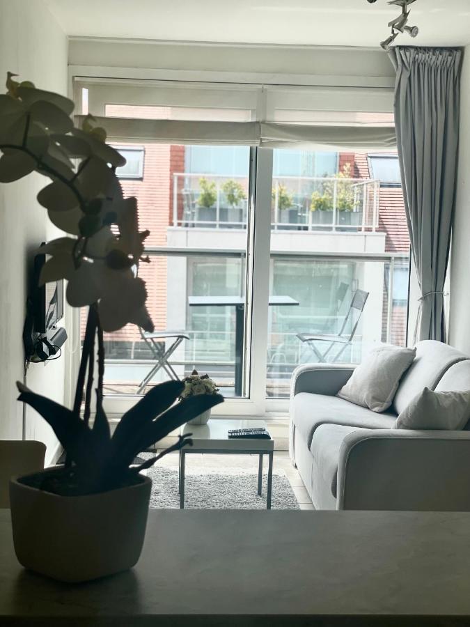 Апартаменты Penthousestudio Gaudi Met Zonneterras En Zicht Op Zee Ньивпорт Экстерьер фото